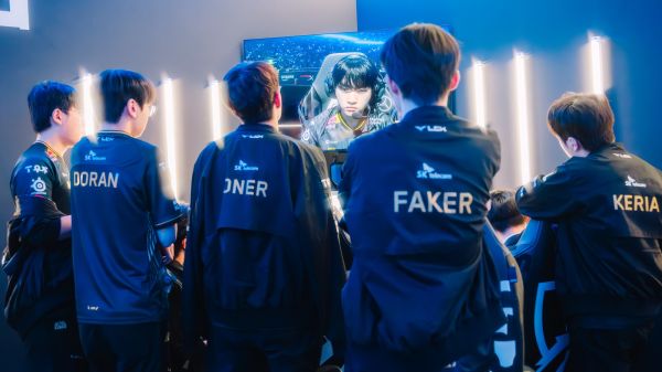 Fan nhận xét "cay đắng" về T1 trong ngày Gumayusi tỏa sáng- Ảnh 3.